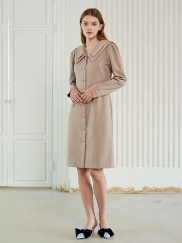 A wool double-collar dress Wool Double Collar Dres - Coett - Modalova