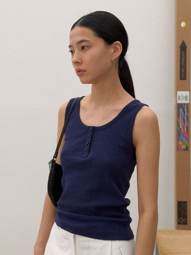 Button sleeveless - navy - BRENDABRENDEN SEOUL - Modalova