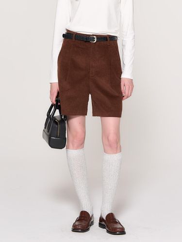 Classical Corduroy Bermuda Pants [BROWN] / WBD3L12 - GENERAL IDEA - Modalova