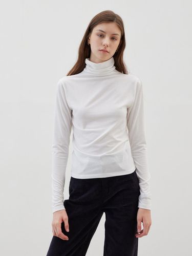 Soft turtleneck turtleneck T-shirt - White - LESEIZIEME - Modalova