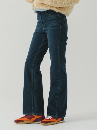 W) FLARE FIT Denim Pants Indigo Dark - Wrangler - Modalova