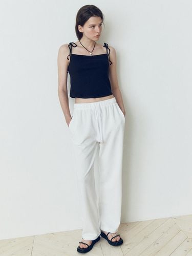 Line velvet ribone Pants (White) - MAROYH - Modalova