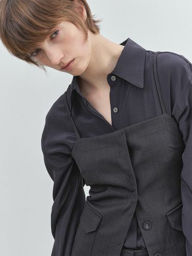 Pocket button Vest (Charcoal) - MAROYH - Modalova