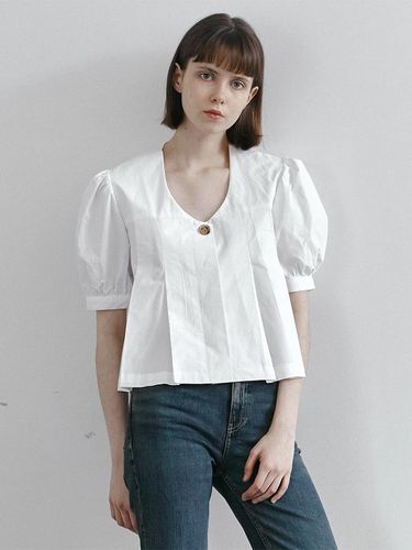 U neck Pleats blouse (Off white) - MAROYH - Modalova