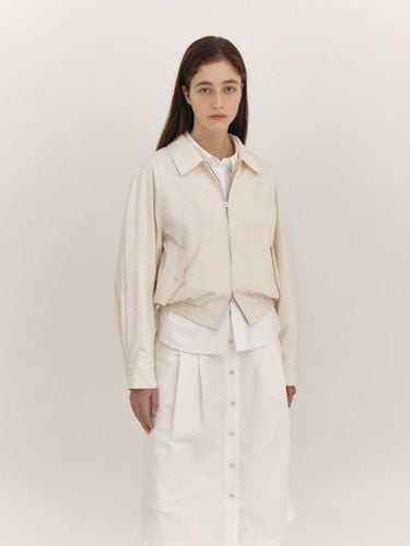 Two - way Crop Blouson (Ivory) - THE RYE - Modalova