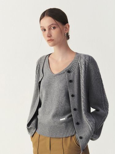 Round neck cable cardigan setup_GREY - ARTID - Modalova