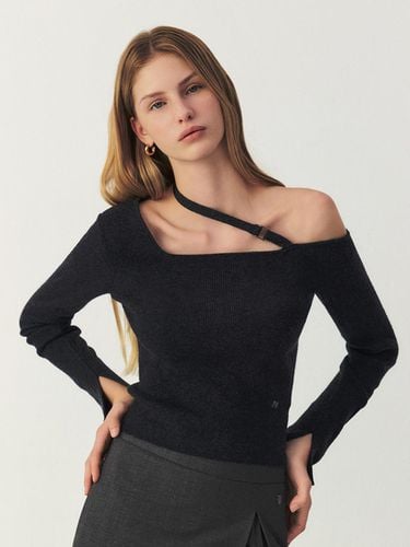 Cashmere off-shoulder buckle knit top_CHARCOAL - ARTID - Modalova