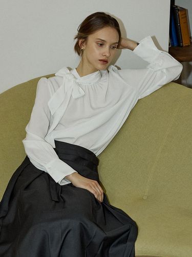 High Neck Soft Tie Blouse - White - NONLOCAL - Modalova