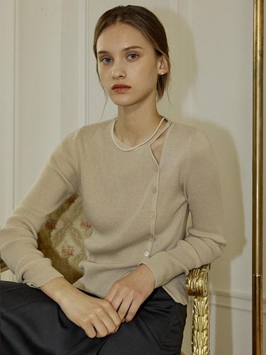 Cut Out Knit Top - Beige - NONLOCAL - Modalova