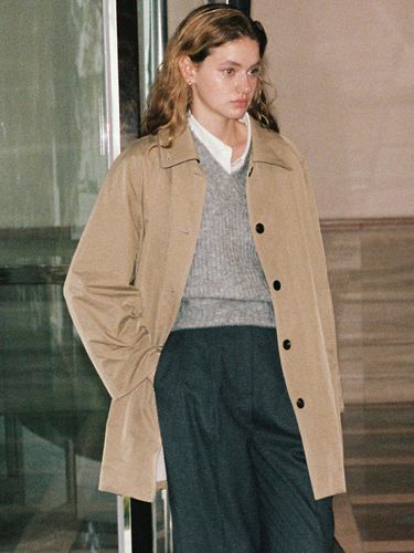 Solid Half Trench Coat (Beige) - THE RYE - Modalova