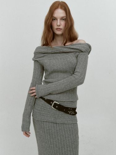 REVERSE OFF SHOULDER KNIT (GREY) - ASURA - Modalova