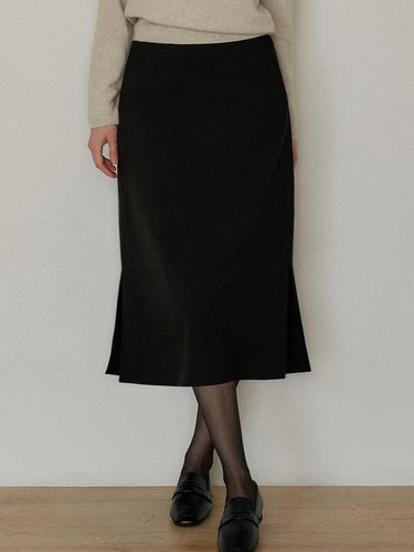 Sophia slit long skirt (black) - ATMORE - Modalova