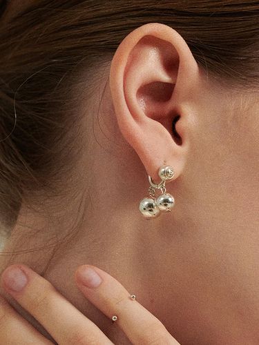 Ball Drop Earrings - PICOMENT - Modalova