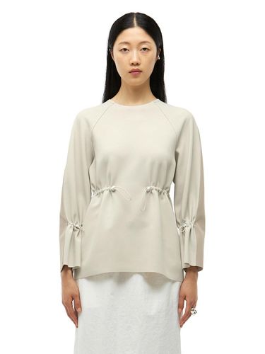 Zelia Shirring Blouse_Antique White+Ash Beige - J.Chung - Modalova