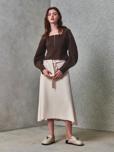 Signature Sealing Skirt_Light Beige - J.Chung - Modalova