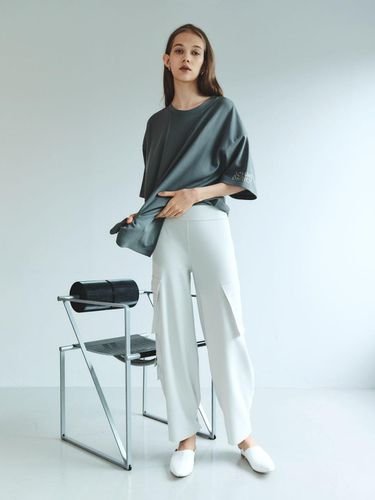 Itri Cargo Trouser_Fog Gray - J.Chung - Modalova