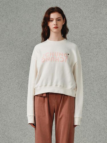 Double Logo Warm Sweatshirt_Light Beige - J.Chung - Modalova