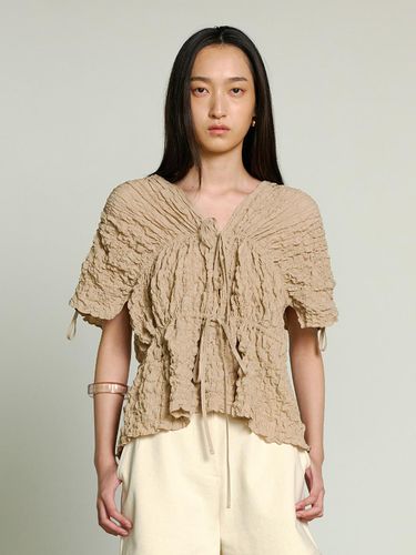 Choisy Shirring Blouse_Beige - J.Chung - Modalova