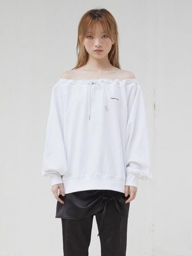 OFF SHOULDER SWEATSHIRT (WHITE) - THREE TO EIGHTY - Modalova