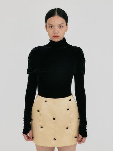 Velvet Layered Turtleneck T-shirt [Black] - EENK - Modalova