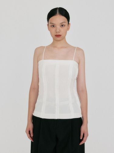 Fitted Sleeveless Lace Trim Top [Ivory] - EENK - Modalova