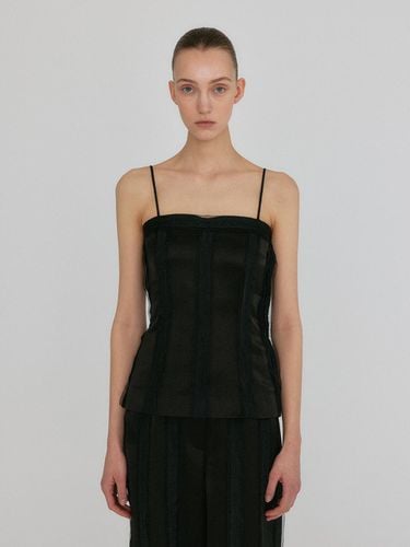 Fitted Sleeveless Lace Trim Top [Black] - EENK - Modalova