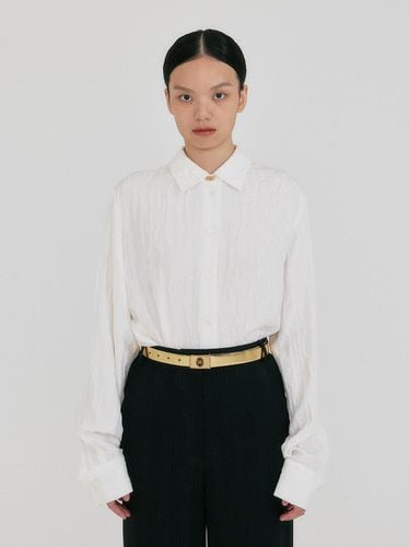 Silk Oversized Classic Shirt with Brooch [Beige] - EENK - Modalova