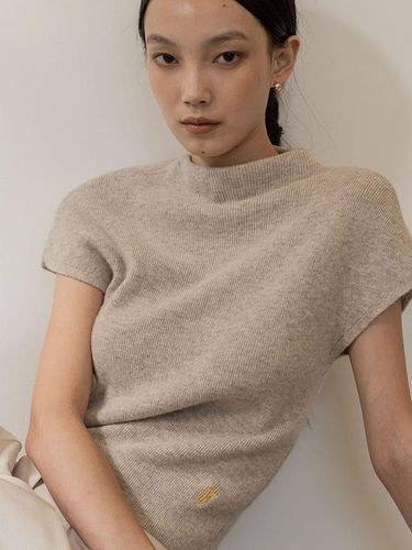 CASHMERE LOGO HALFNECK KNIT _ BEIGE - DEFEMME - Modalova