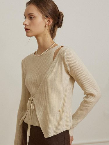 Cut Out Diagonal Wrap Knit - Beige - NONLOCAL - Modalova