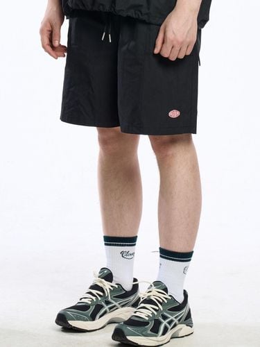 Emblem Wappen Minimal Half Pants_Black - CLEVER FIELD - Modalova