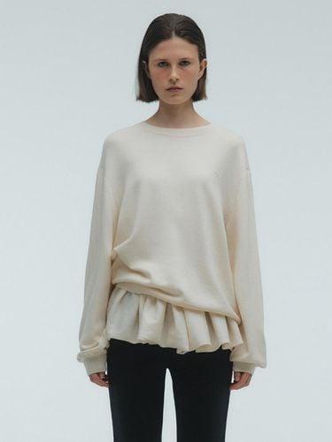 RUFFLE KNIT TOP_LIGHT BEIGE - KILO - Modalova