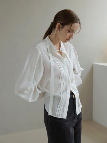 Pintuck button tie blouse - KELLY DONAHUE - Modalova