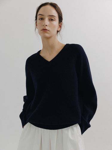 Cashmere Blended V neck Knit (Navy) - peces - Modalova