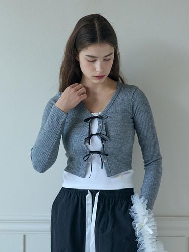 EYELET RIBBON TOP_CHARCOAL - PINK PINEAPPLE - Modalova