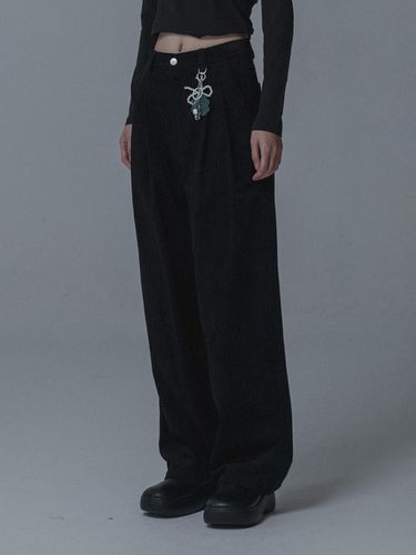 CORDURY TUCK WIDE PANTS_BLACK - mars en avril - Modalova