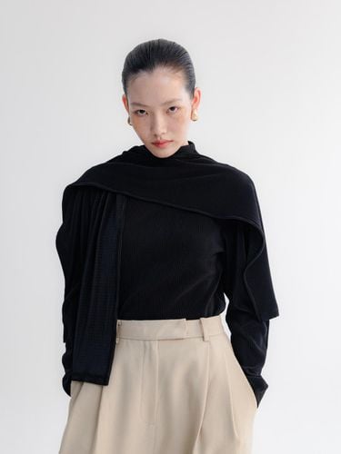 MUFFLER PLEATS LONG SLEEVE TOP - LUMINOAR - Modalova