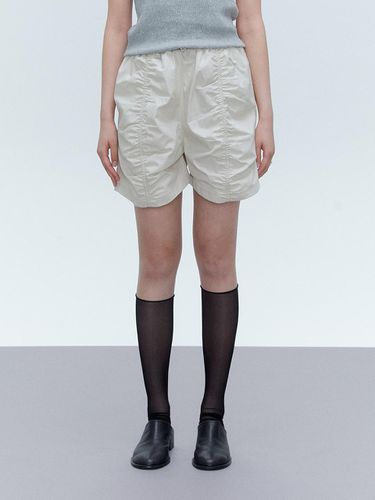 Shirring Banding Shorts BEIGE - YOUNGOH - Modalova