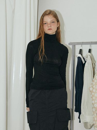 Line Detailed Turtleneck Black - YOUNGOH - Modalova