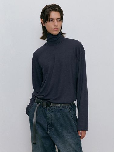 Turtleneck long sleeve t shirt (dark gray) - endoor - Modalova