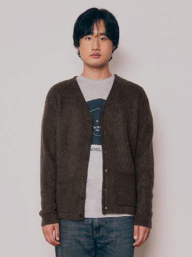 Men] Brushed Alpaca V - Neck Cardigan (Deep Brown - KNITLY - Modalova