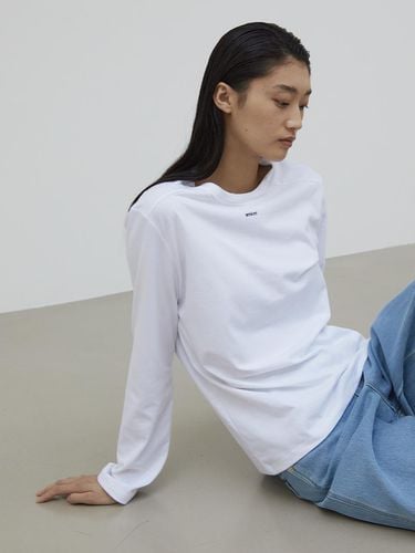 SUPIMA Curled Neck Embroidery Long T-shirt_WHITE - emkm - Modalova