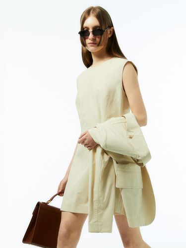 Sleeveless Slim Mini Dress_BEIGE - emkm - Modalova