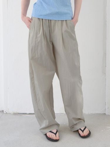 Curved line BANDING pants (taupe) - POSZER - Modalova