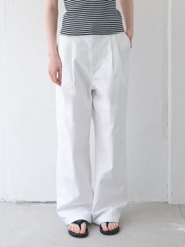 Wide Two Tuck Cotton Pants (White) - POSZER - Modalova