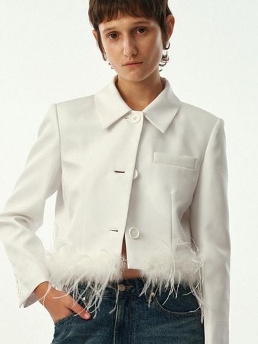 Ostrich Hair Cropped Jacket / White - MOONSUN - Modalova