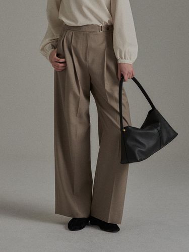 TANNER PINTUCK SLACKS (2colors) - MangoManyPlease - Modalova