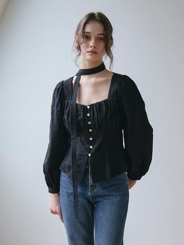 HEART NECK SHIRRING BLOUSE_BLACK - VEM.VER - Modalova