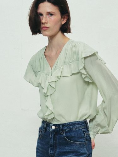 RUFFLE SHIRRING BLOUSE - GREEN - SO IR - Modalova