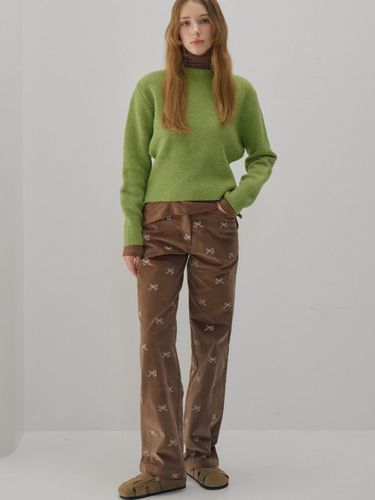 Ribbon Corduroy Straight Pants_Brown - OHKUKKA - Modalova