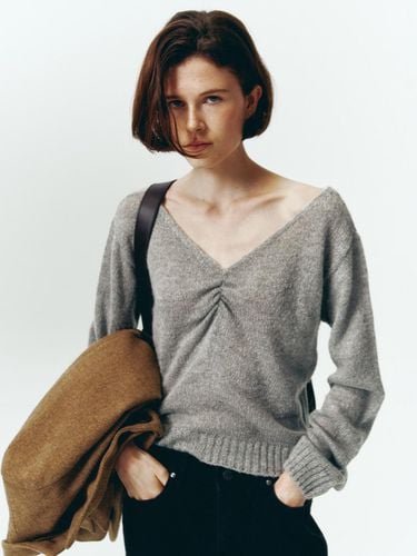 Off Shoulder Shirring Knit_(Gray) - REBOLD - Modalova